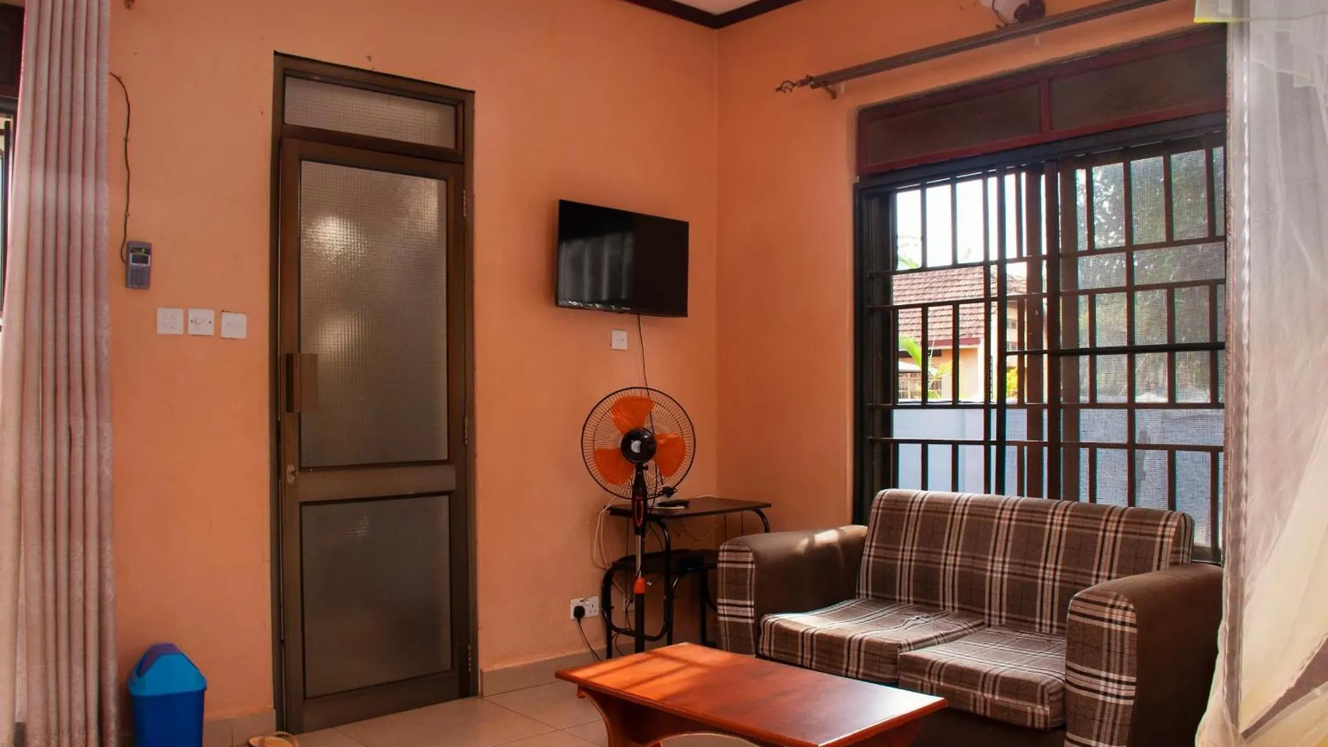 Tgs Homestay Nest Kampala 0*,