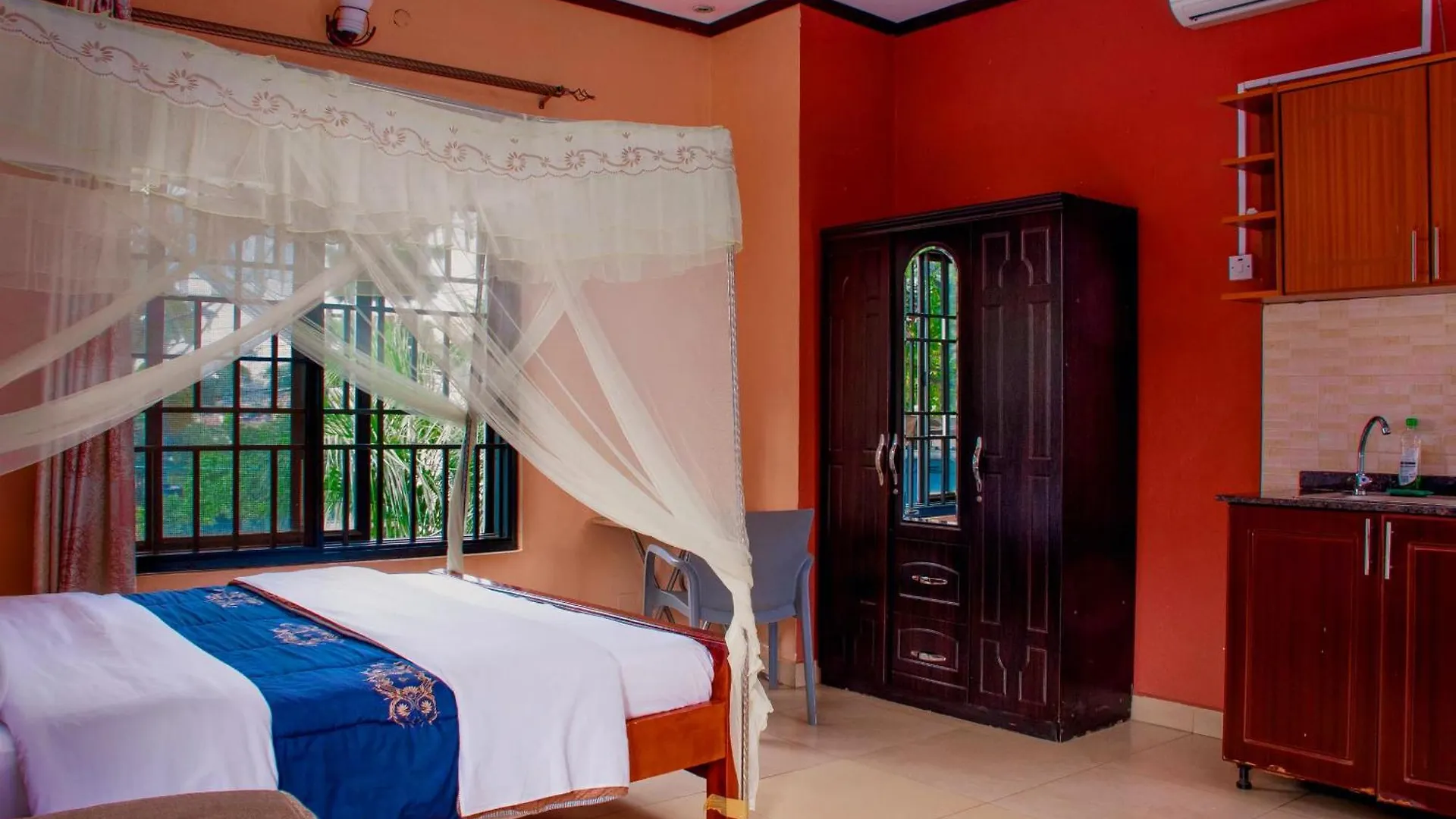 Tgs Homestay Nest Kampala 0*,